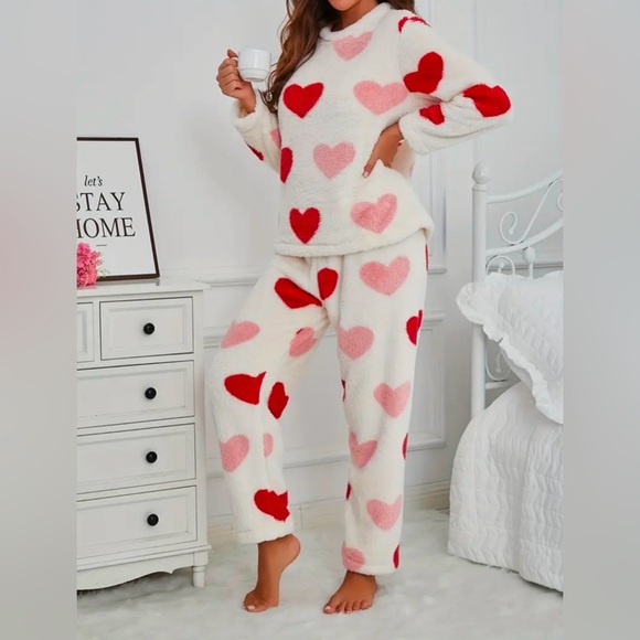 NEW Valentines Heart Fuzzy Plush Fleece Pajama Set Size Medium - Picture 5 of 6